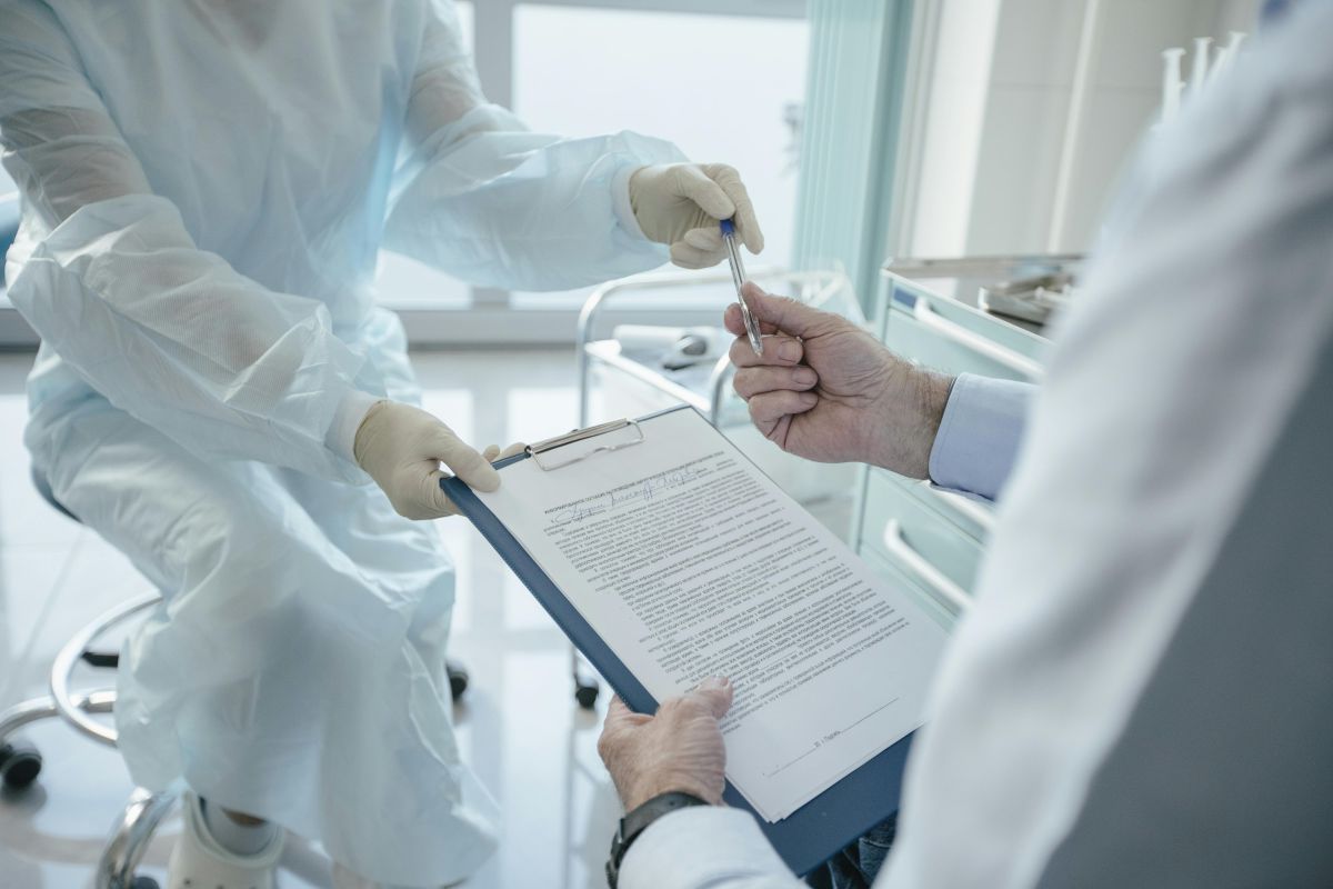 Cómo reclamar una negligencia médica en España