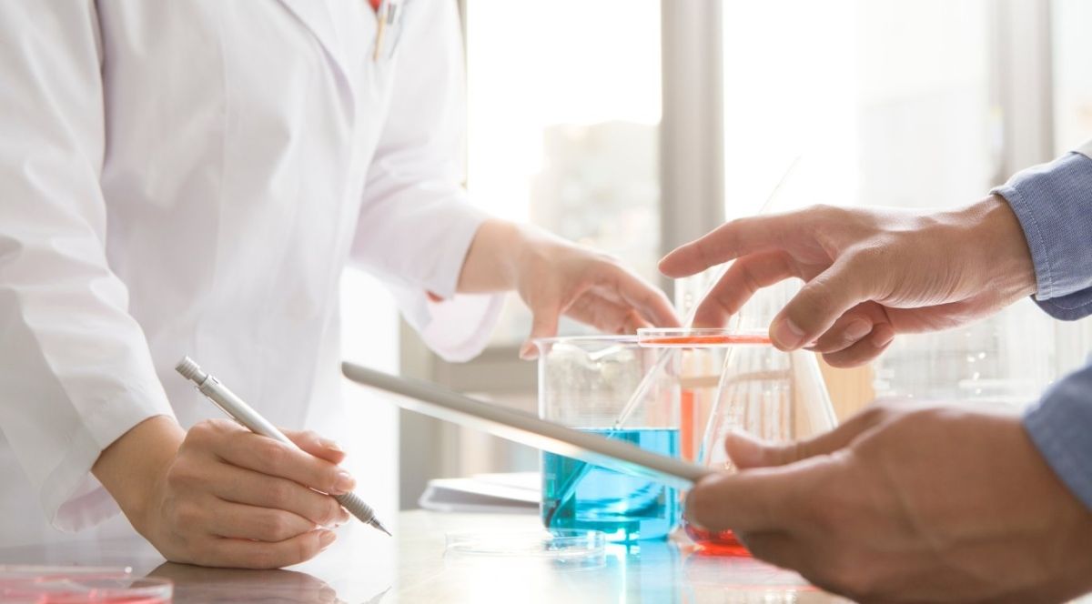 Negligencia por prescripción de medicación incompatible